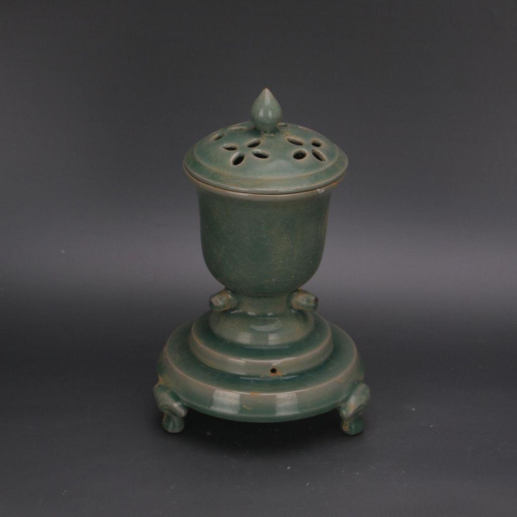 Song Dynasty Ru Kiln Celadon Ice Crackle Pattern Incense Burner: Antique Porcelain Literati Display Piece