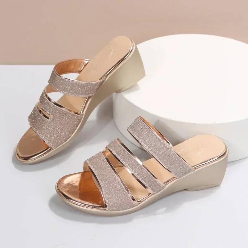 Женские модные шлепанцы на платформе-клине, сандалии на толстой подошве, уличные ретро-повседневные туфли с открытым носком, пляжные шлепанцы в римском стиле 2025