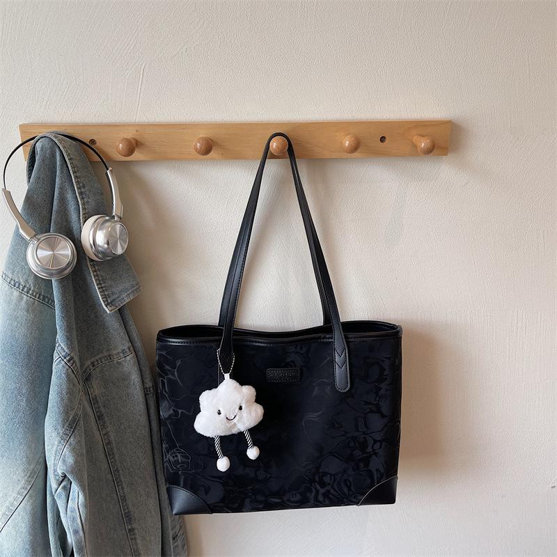 Женская сумка-тоут большой вместимости, осенняя новая модная нишевая простая рабочая сумка для поездок на работу, сумка через плечо с контрастными цветами