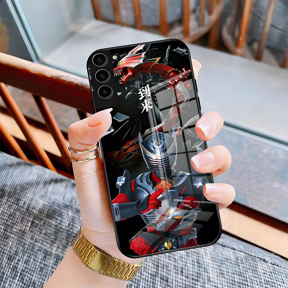 Чехол для телефона Kamen Rider в маске M для Samsung A25 A13 A33 5G A54 A36 A35 A56 A52 A14 Ударопрочная стеклянная крышка