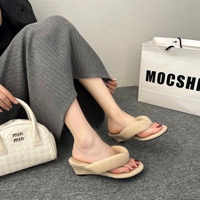 Нишевые ретро шлепанцы с леопардовым принтом, с острым носком и на танкетке, 2025, легкий вечерний бриз, повседневные шлепанцы, хлопковые тапочки