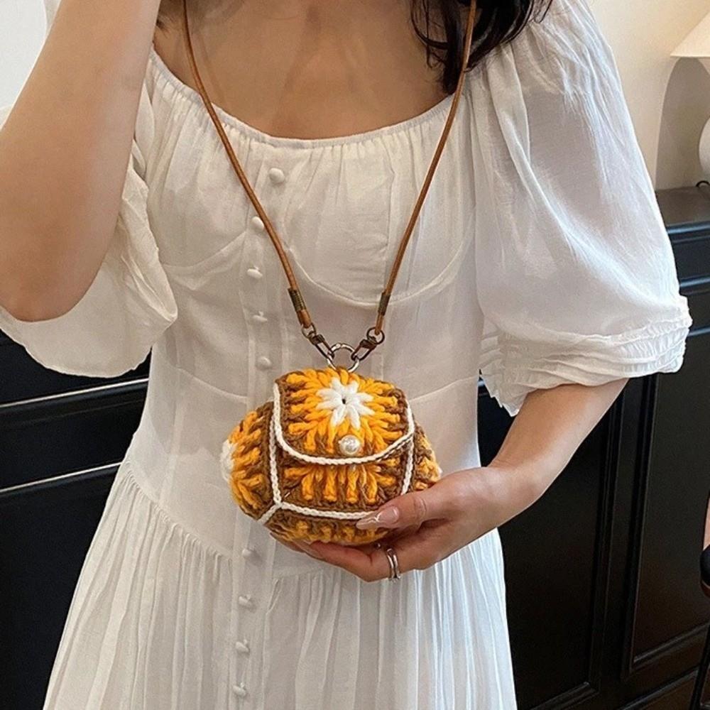 Portable Mini Crossbody Bag Pearl Buckle Bohemian Style Flower Knitted Bag Sweet Flower Shoulder Bag Women
