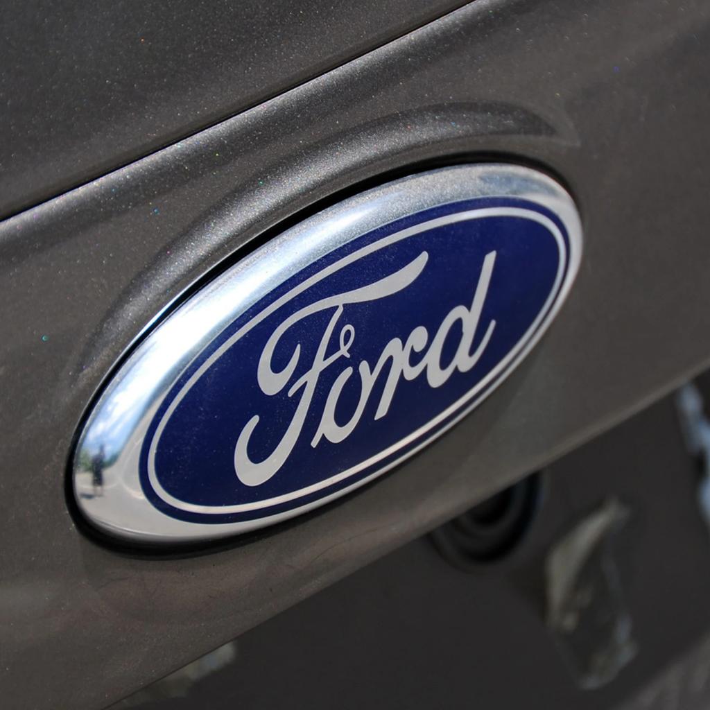 QZKW1 Replace Type Car Rear Trunk Badges Lid Emblem Front Rear Logo For Ford Fiesta Mondeo Fusion Explorer Escape Shelby Edge Kuga