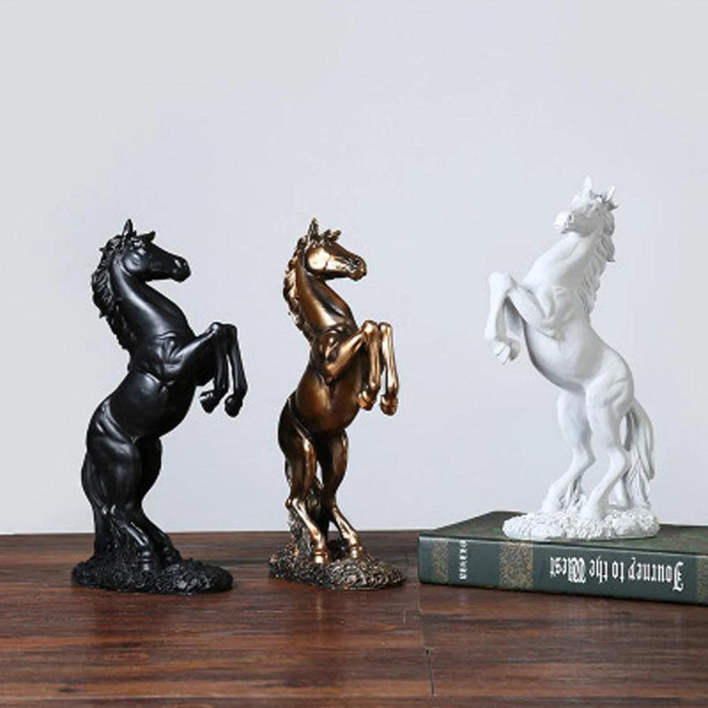 Resin Modern Horse Statuette Animal Figurines for Home Living Room Decoration Christmas Gifts Home Decor On The Shelf Gifts