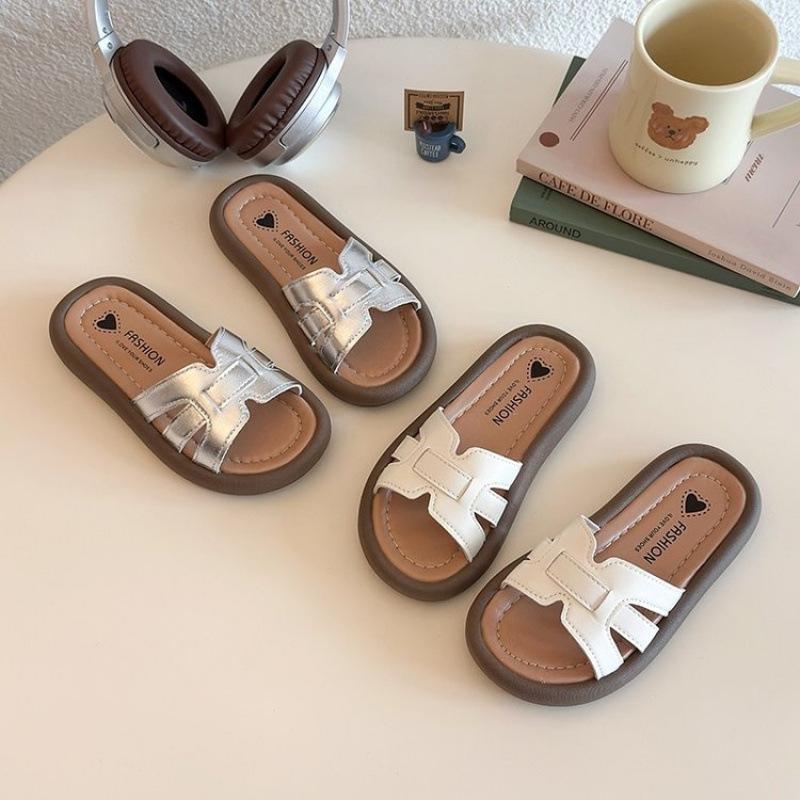Girls' fashionable summer new style non-slip flip-flops, versatile for children and older girls, soft-soled outdoor sandals