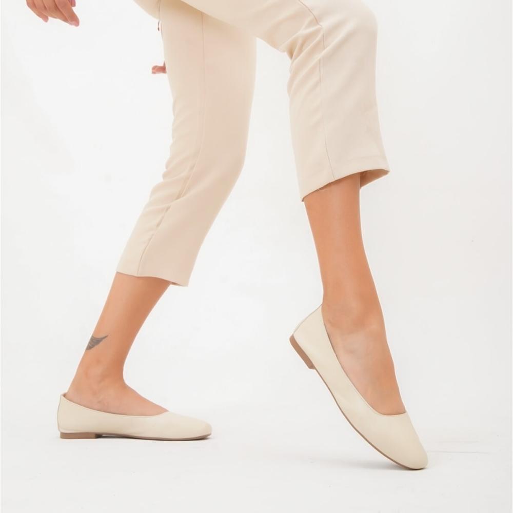 Темно-синие женские кожаные туфли на плоской подошве из натуральной кожи