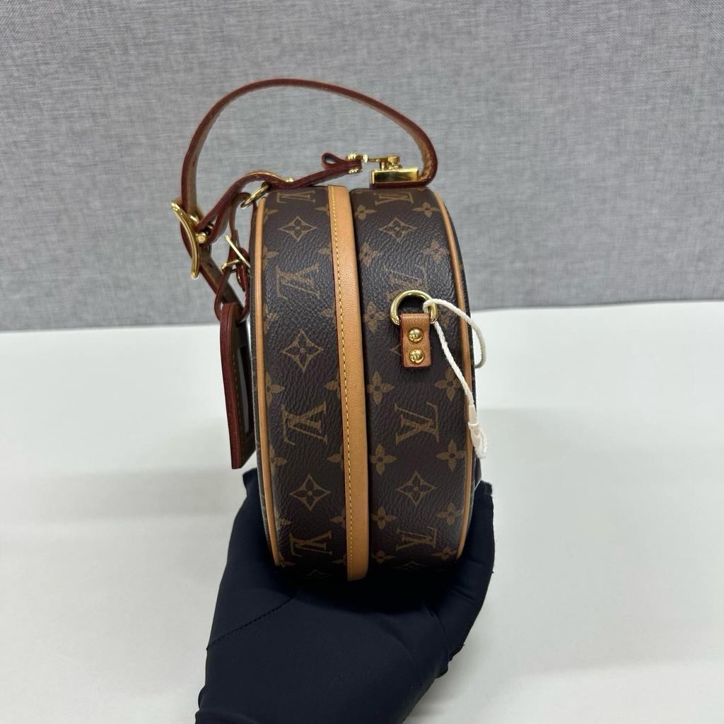 [Б/У] Маленькая Шляпная Коробка Monogram Canvas Кожаная Сумка на Плечо Средняя - Отличное Состояние #1LE8VWR