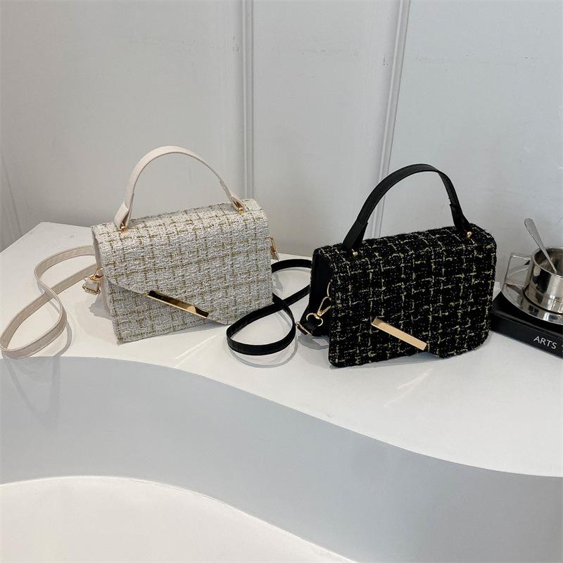 Популярная маленькая квадратная сумка, новая летняя женская сумка с цепочкой, персонализированная сумка через плечо, повседневная простая сумка через плечо