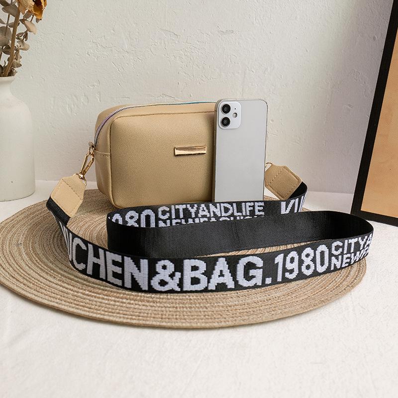 Женские сумки Новая весенне-летняя маленькая квадратная сумка с контрастными буквами Сумки через плечо на одно плечо Женские сумки