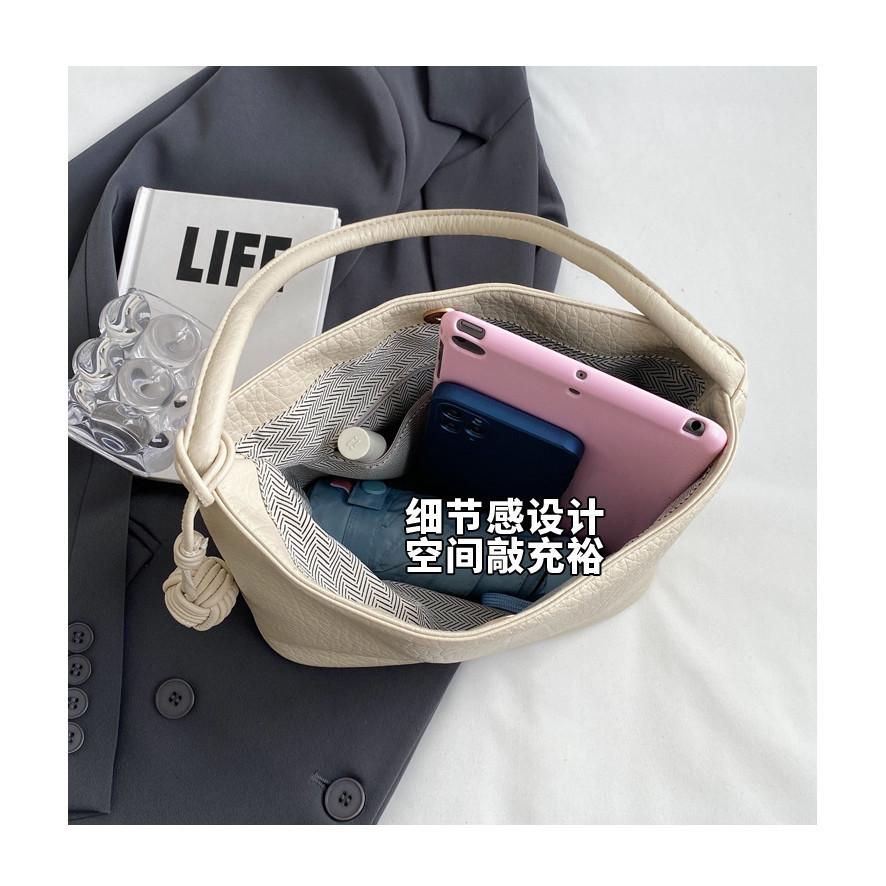 IELGY Large-capacity Simple and Versatile Portable Shoulder Bag, Popular Texture Korean Bucket Bag