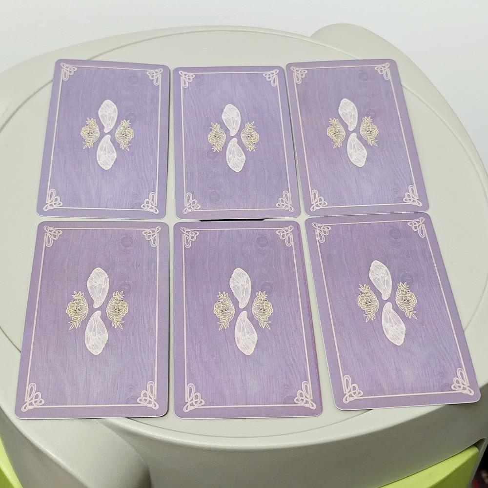 Таро «Дочь фуражира» 78 уникально иллюстрированных карт с мотивами и повествованиями, найденными в флоре и фауне 10,3*6 см