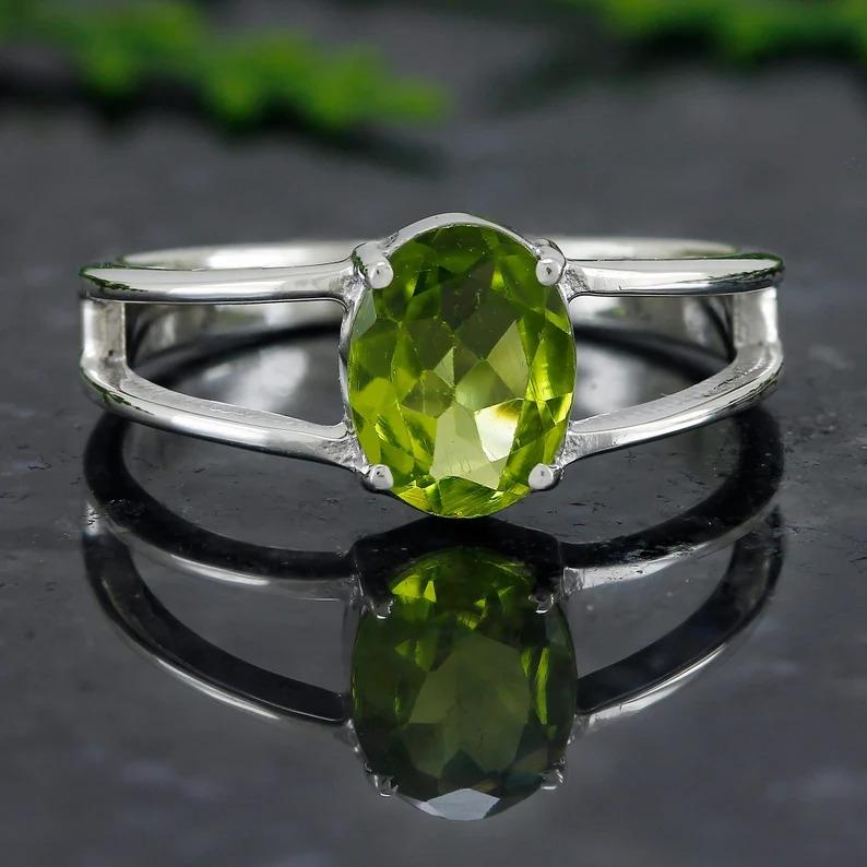 Peridot Gemstone Ring 925 Sterling Silver Solid Green Stone Fashion Statement Rings for Women's Gift Idea Gemstone Jewelry 4.8 Gms Approx