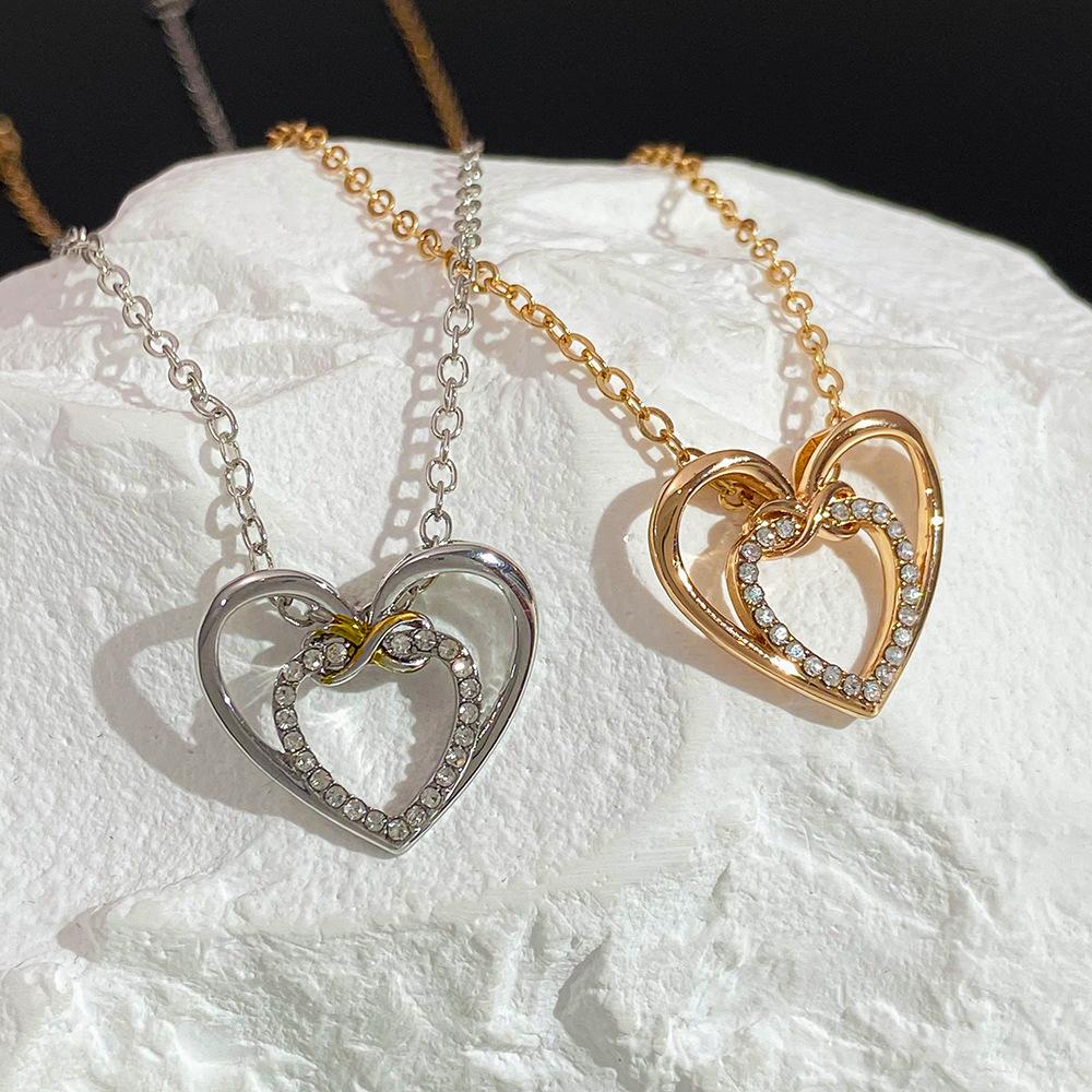 New Two-color Love Necklace Female Personality Creative Unlimited Love 8 Clavicle Chain Heart-shaped Necklace.