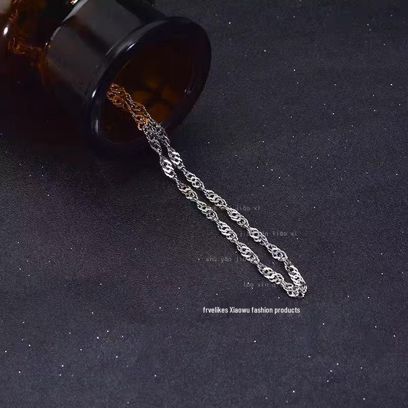 Curved Twist Necklace: Elegant European-American Design, Luxurious Water Wave Chain for Women