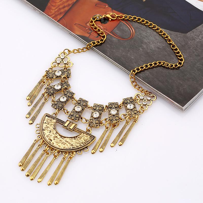 Carved Alloy Vintage Necklace With Embedded Rhinestones Decor Tassel Design