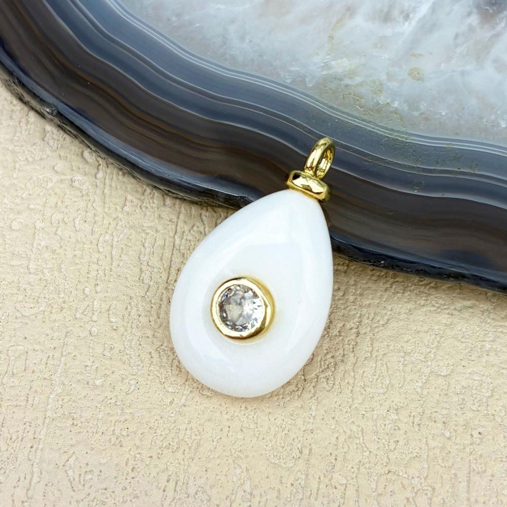 Vintage Water Droplet Natural Stone Inlaid Zircon Pendant Teardrop Opal Red Quartz Charm for Men and Women's Jewelry