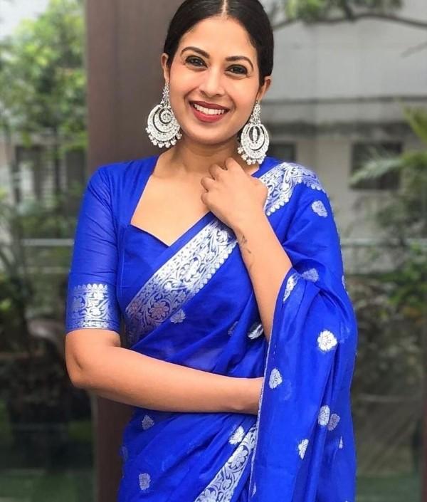 Красивое золотое яри с новым дизайном мягкого шелкового сари личи