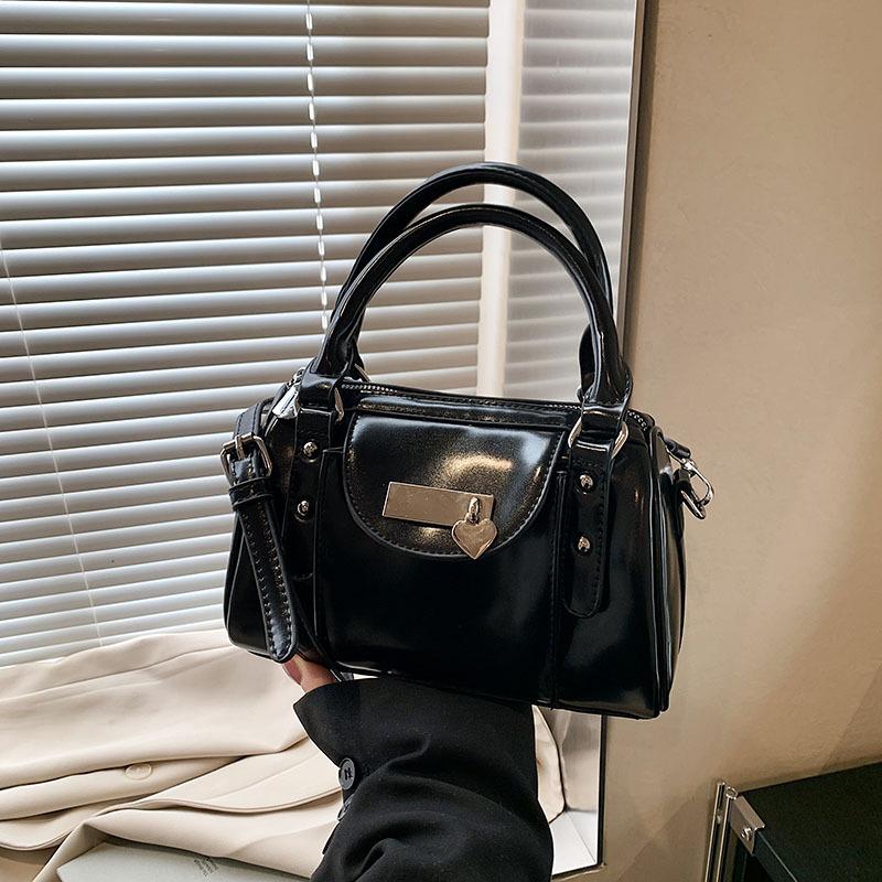 Сумка высокого класса женская модная нишевая новая весенне-летняя сумка-мессенджер портативная сумка-боулинг