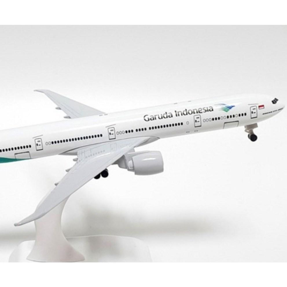 Металлическая модель самолета 20 см - Garuda Indonesia B777 (нет. 26)