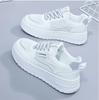 Модные кроссовки на платформе для бега Женские теннисные туфли Женские кроссовки на массивной подошве белые Повседневная вулканизированная обувь