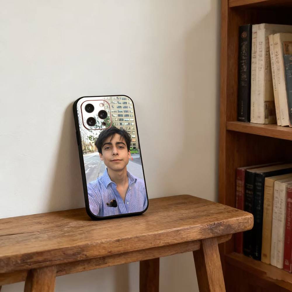 Чехол для телефона Aidan Gallagher для iPhone 17,16,15,14,13,12,11 Plus,Pro Max,XS, Мягкий силиконовый черный чехол