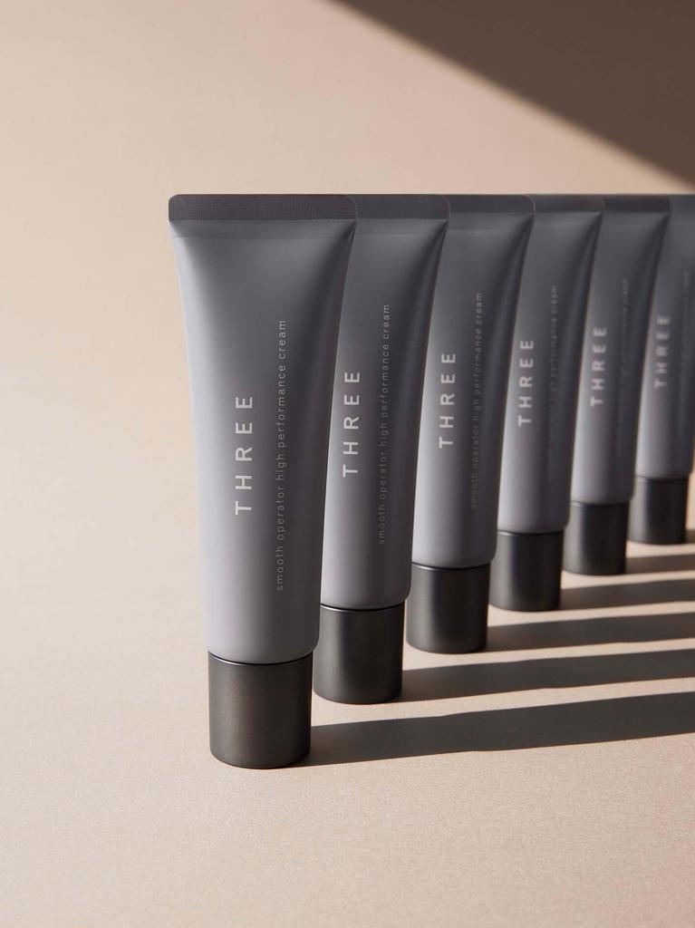 THREE Smooth Operator Высокоэффективный крем 30г 01 [Тональная основа]