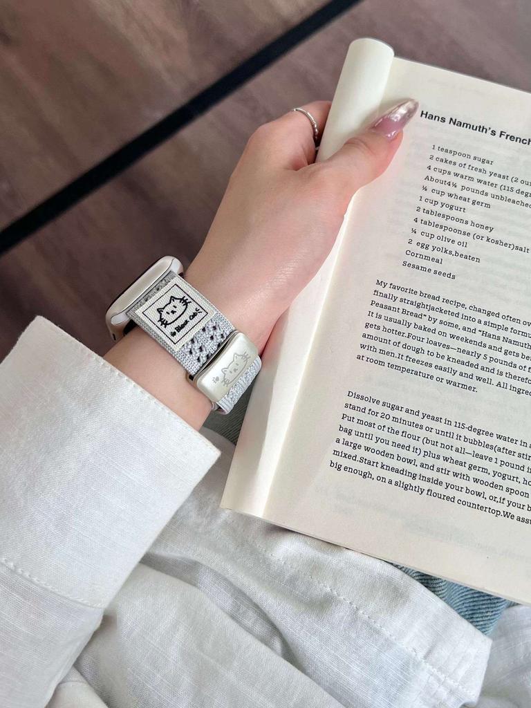 Cute kitten breathable knitted magnetic buckle strap for s10 generation Apple Applewatch987SE watch