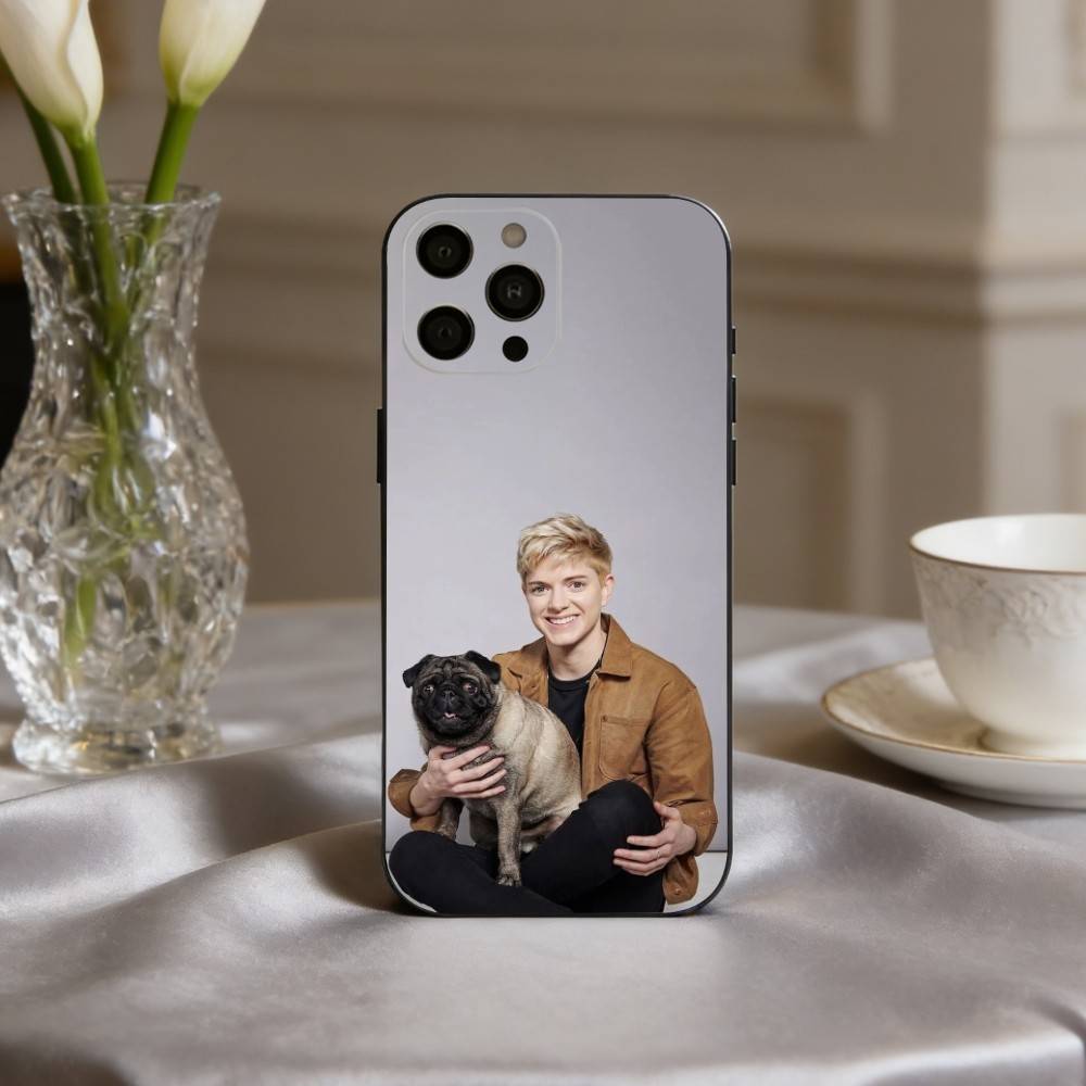 КРУТЫЙ Чехол для телефона M-Mae M-Martin Актриса Для iPhone 17pro, 16,15,14,13,12,11 X XR Plus, Другие Мягкий Черный Чехол