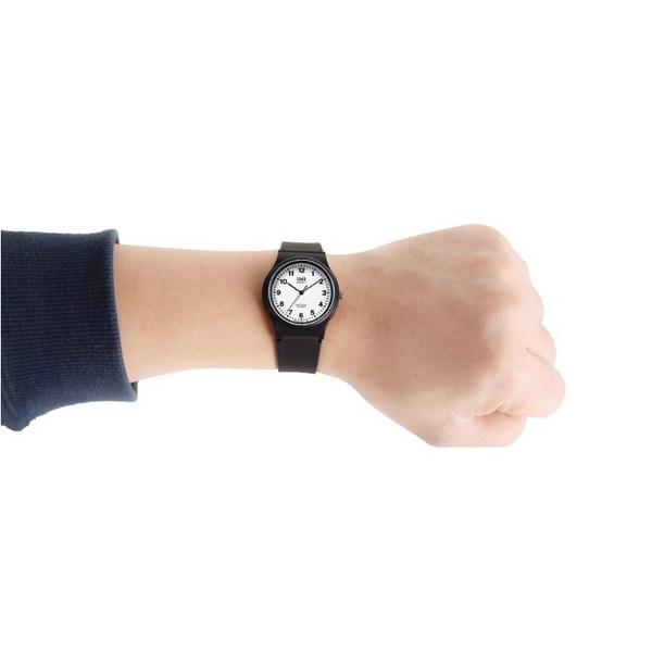 Q&Q Low Noise 10 ATM Waterproof Watch 01