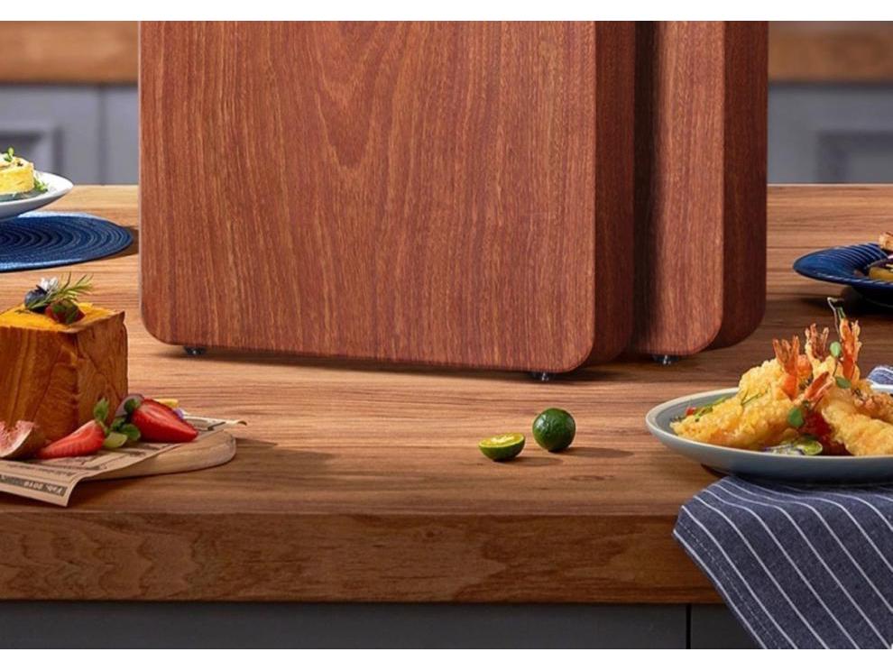 Premium Antibacterial Pearwood Cutting Board - Solid and High-Quality for Kitchen Use