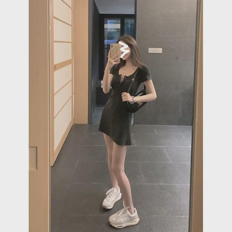 Шикарное черное облегающее мини-платье с короткими рукавами на лето