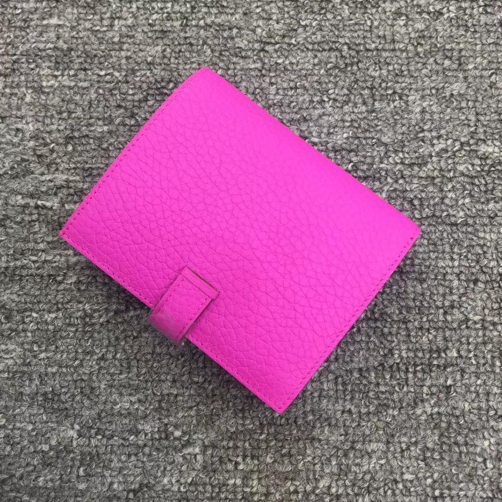 Новый короткий кошелек из мягкой коровьей кожи для женщин с двойной пряжкой и маленьким ремешком для кошелька