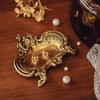 Винтажные Золотые Резные Металлические Декоративные Подносы Роскошный Настольный Органайзер для Украшений Блюдо Домашний Туалетный столик Реквизит для съемок Хранение Тарелки Подарки