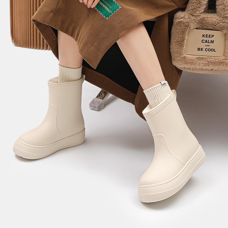 Модные женские водонепроницаемые резиновые сапоги средней высоты со съемной бархатной подкладкой и нескользящей мягкой подошвой.