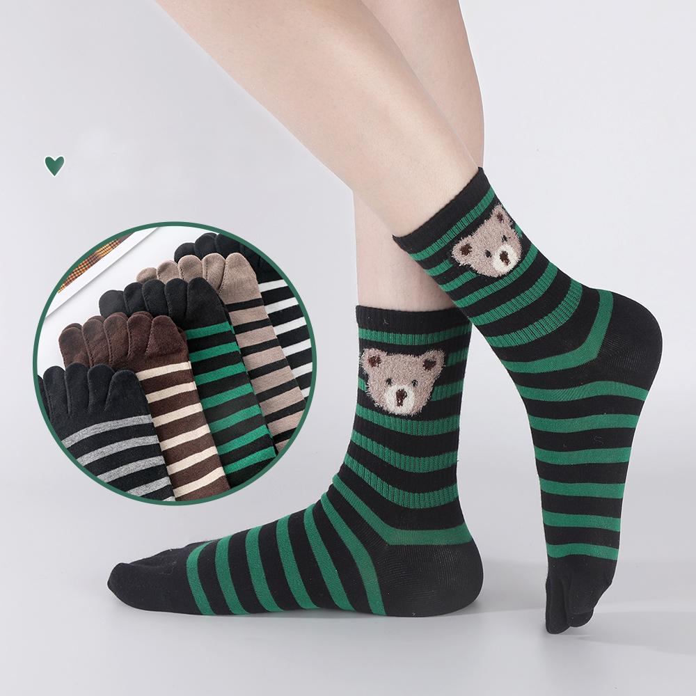 1 Pair Breathable Five Finger Socks Cartoon Bear Mid-tube Socks Casual Toe Socks Unisex