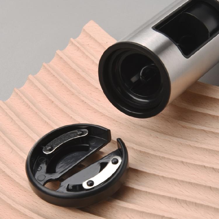 Functional Manual Corkscrew Opener Suitable For Family Use And Dining Services Ensuring A Unseamed Wine Enjoyment