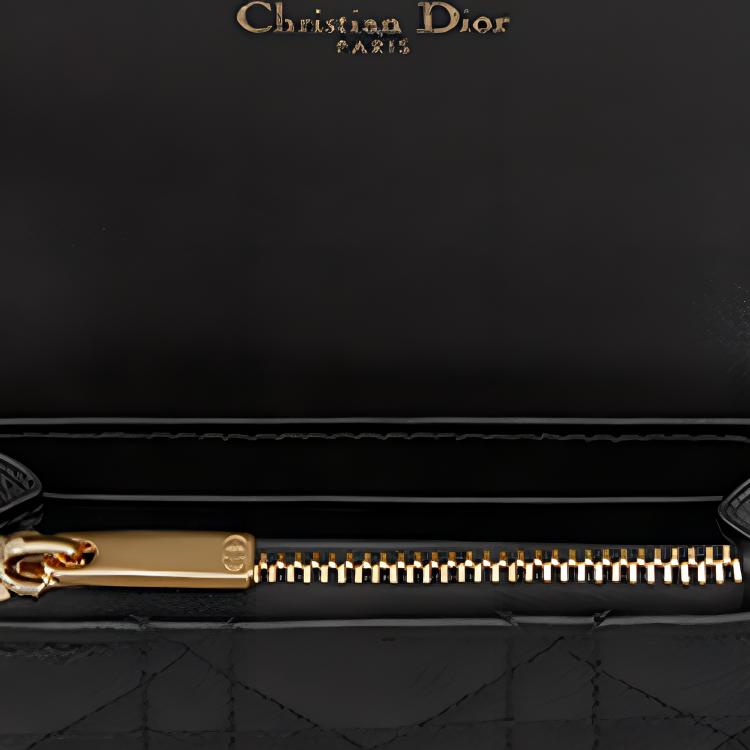 Dior Карманная мини-кошелек-визитница из мягкой телячьей кожи с узором «плетенка» Caro, женский, черный S5132UWHC_M900