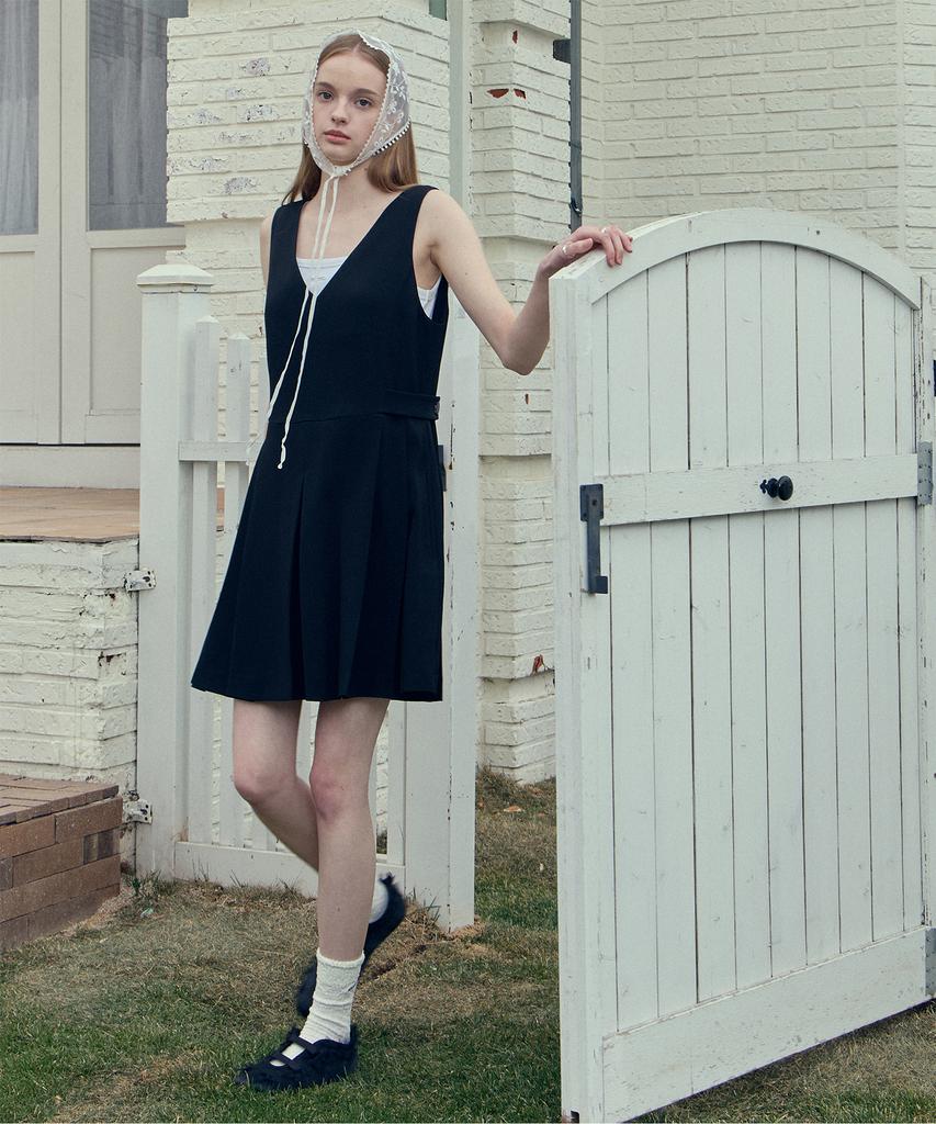Короткое платье без рукавов JUCYJUDY Jzop320D