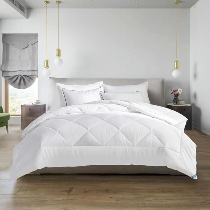 Couette - CozyLux - 240x260 cm - Microfibre - 4 Saisons - Douce et Légère