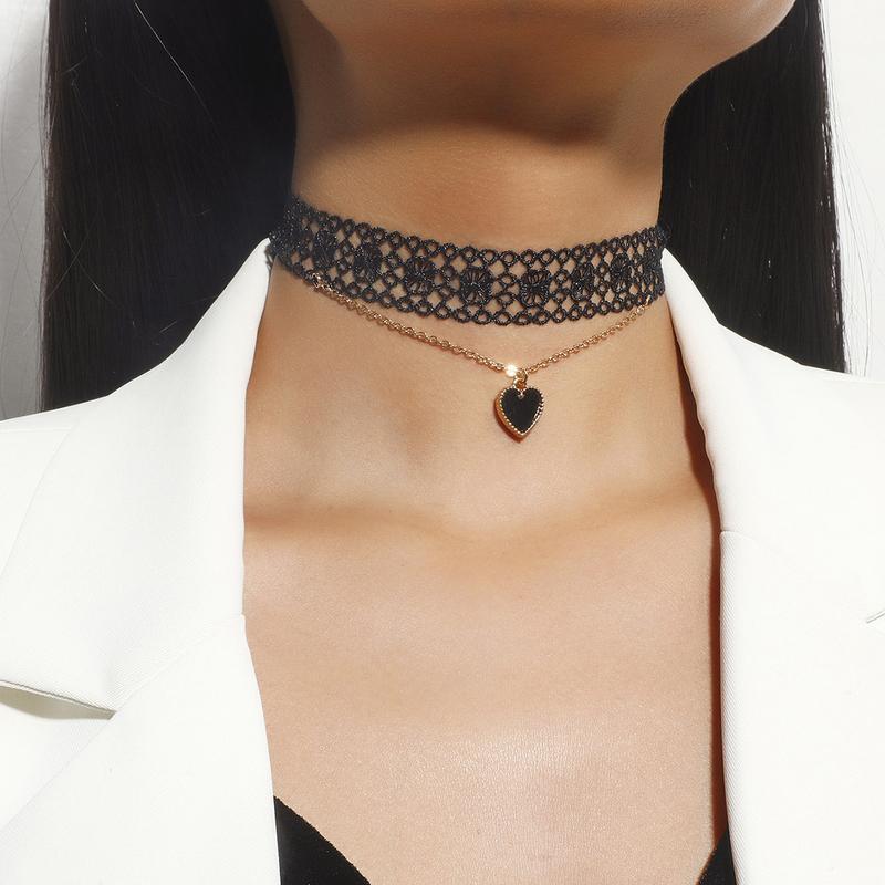 European and American Style Retro Hollow Black Lace Choker Sexy Love Necklace Choker
