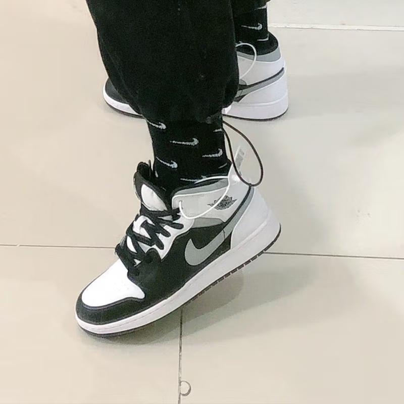 Jordan 1 Средний Белый Тень GS 554725-073