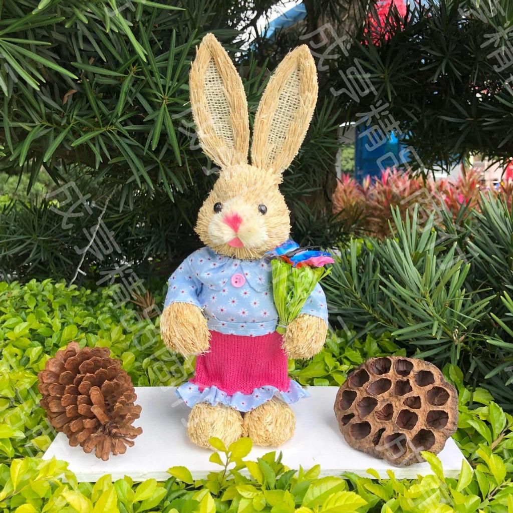 Пасхальные украшения в виде кролика. Украшение дома. Украшение торгового центра. Украшение сада.