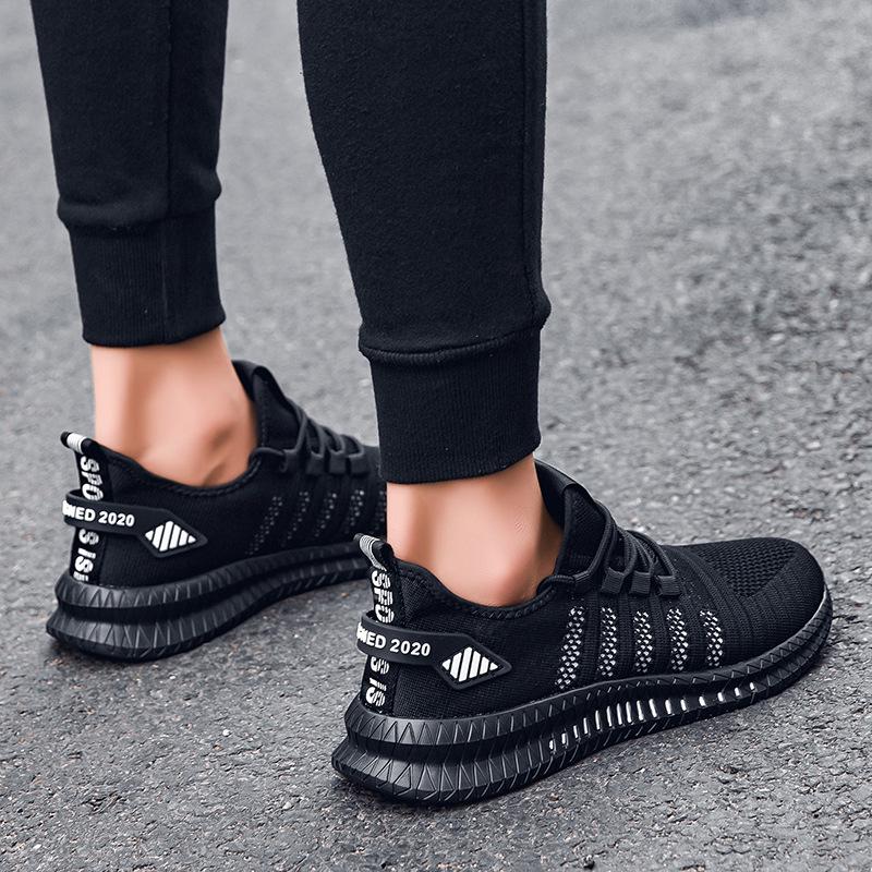 Ultra-Lightweight Breathable Large Size Running Shoes with EVA Bottom 6766