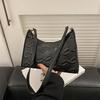 Trendy Women's Simple Shoulder Bag With Chic Aesthetic For Casual Daily Use
