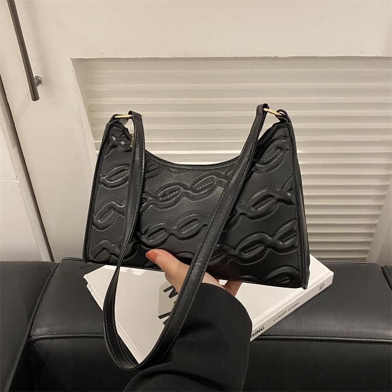 Trendy Women's Simple Shoulder Bag With Chic Aesthetic For Casual Daily Use