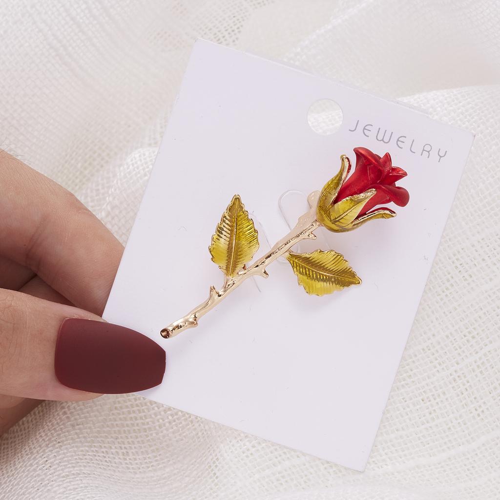 Rhinestone Red Rose Flower Brooches for Women Elegant Exquisite Shiny Zircon Flower Lapel Pins Wedding Party Badge Jewelry