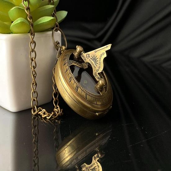 Латунный кнопочный компас с цепочкой, морские солнечные часы, компас, настольный подарок, лучший подарок для коллекционирования, рождественский подарок, подарок на день рождения