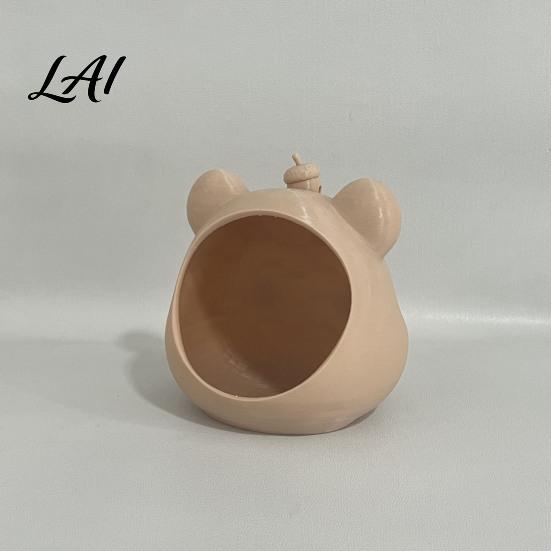 Decorative Hanging Feeder Mouse Head Squirrel Feeder Funny Animal Face Outdoor Patio Wildlife Feeding Station for Garden Backyard Decor Unique
