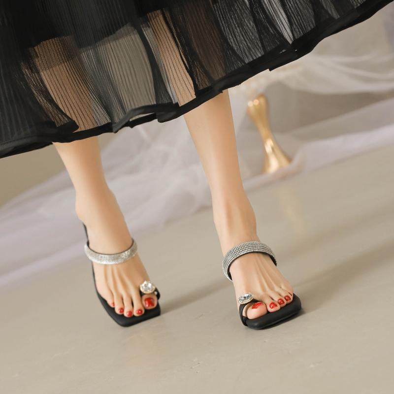 Мода 2024 года, новые босоножки на высоком каблуке для женщин, французские высококачественные босоножки с ромбовидным узором и прямым ремешком, летняя одежда, женские тапочки, женская обувь