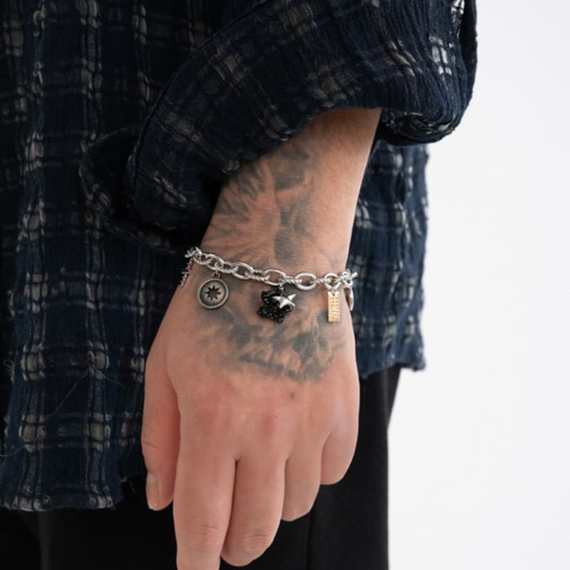 MERRYMOTIVE [Unisex] Unique pendant with bold chain bracelet